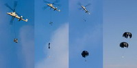вертолёт-робот прицельно сбросил грузы с парашютом