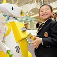 роботы присматривают за детьми в японских супермаркетах
